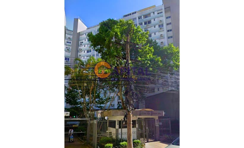 Apartamento no Condomínio Plaza Residencial